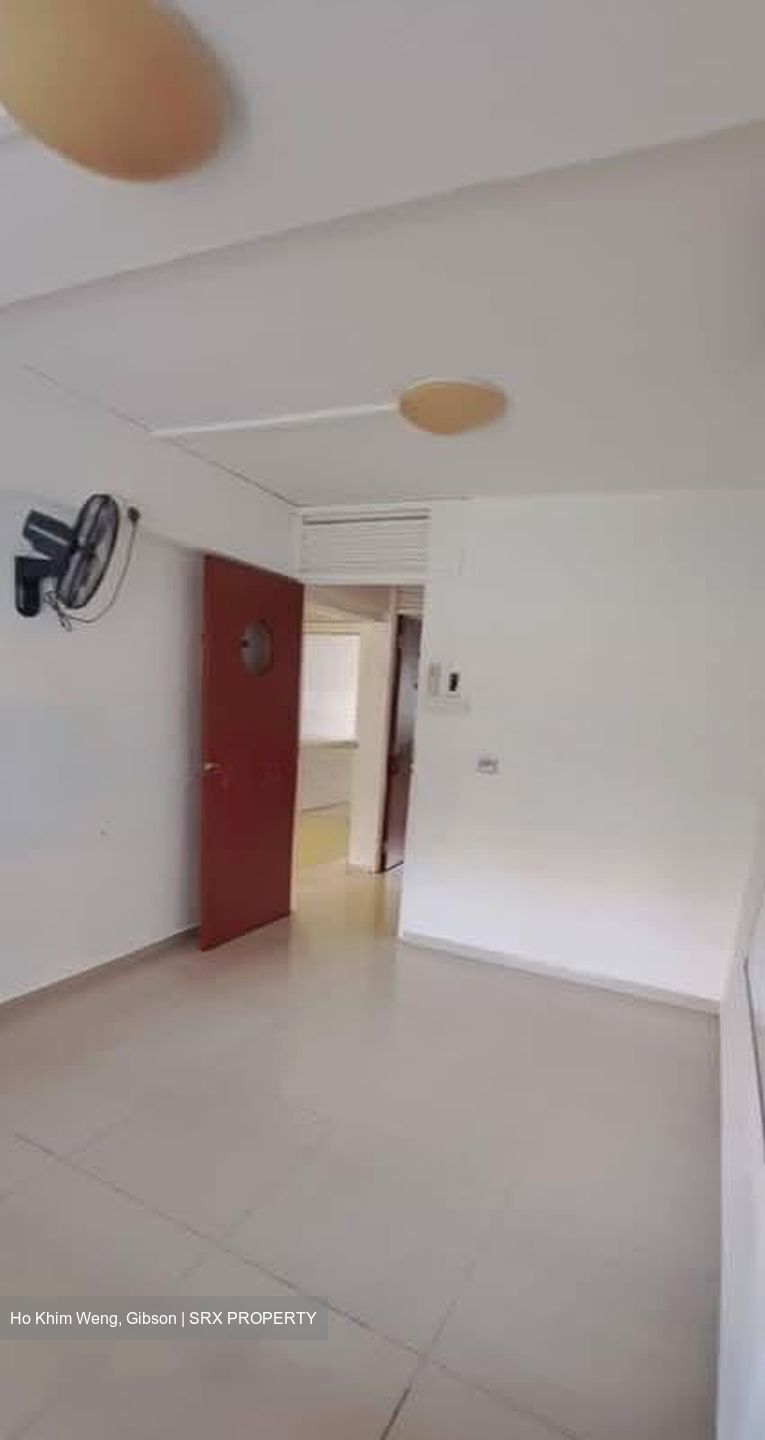 Yishun Street 22 (D27), Shop House #591926311
